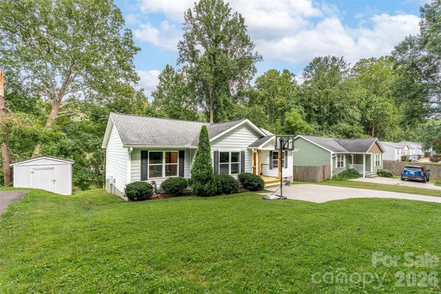 102 Iris Street, Asheville, NC 28803