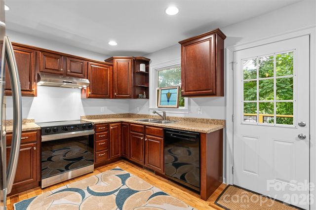 102 Iris Street, Asheville, NC 28803