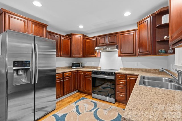 102 Iris Street, Asheville, NC 28803