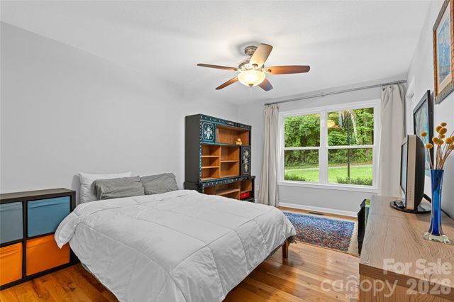 102 Iris Street, Asheville, NC 28803