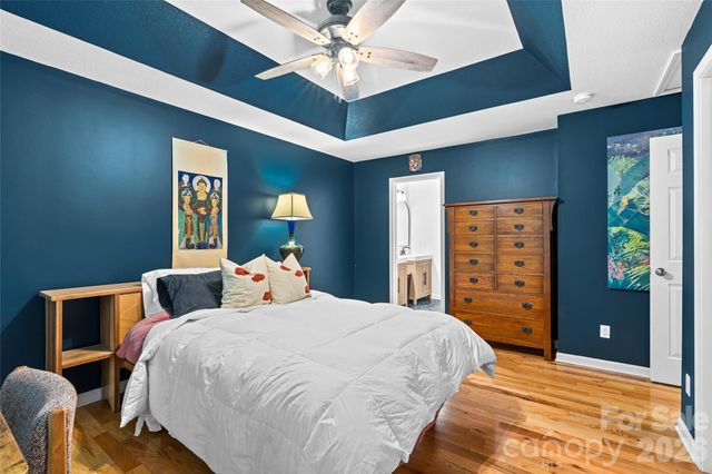 102 Iris Street, Asheville, NC 28803
