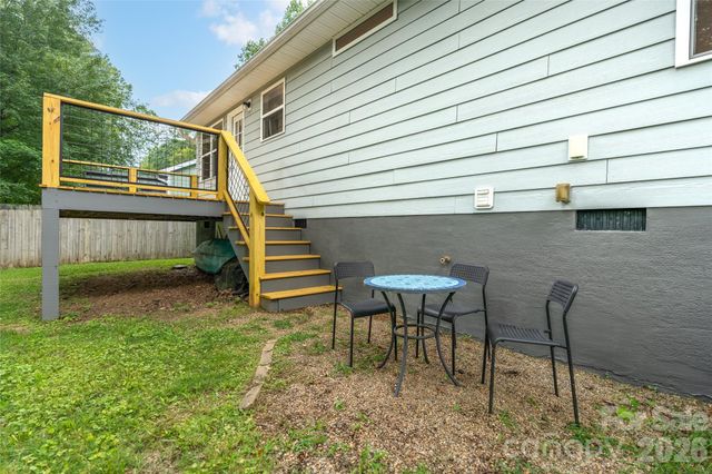 102 Iris Street, Asheville, NC 28803