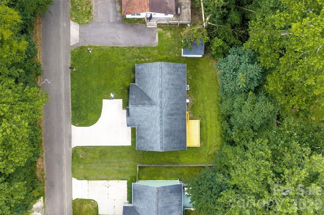 102 Iris Street, Asheville, NC 28803