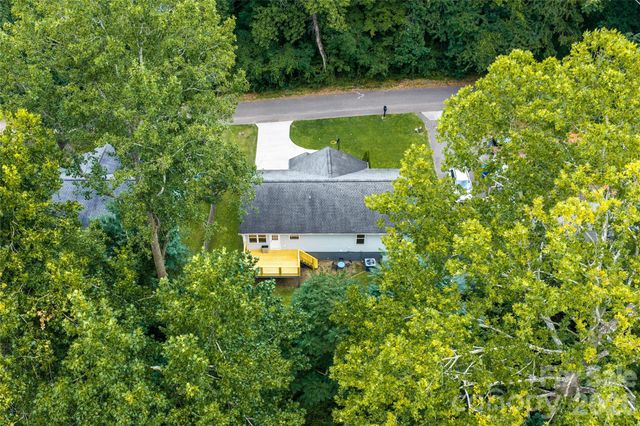 102 Iris Street, Asheville, NC 28803