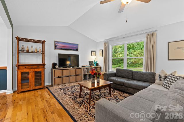102 Iris Street, Asheville, NC 28803