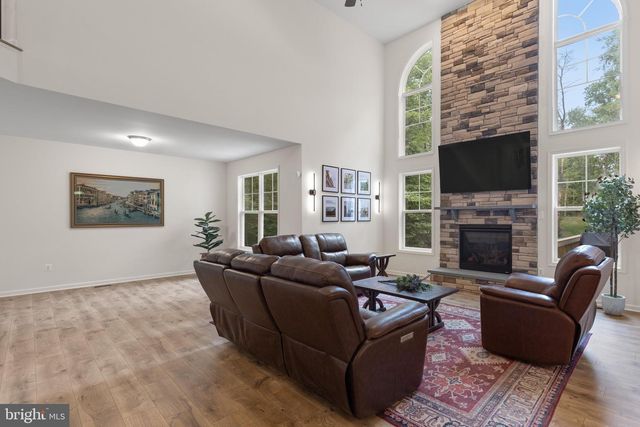 6 HELM CT, Stafford, VA 22556