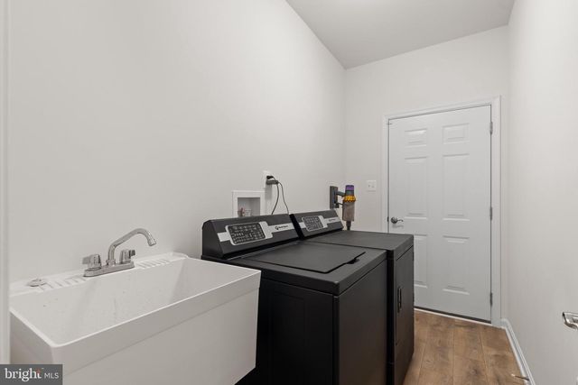 6 HELM CT, Stafford, VA 22556