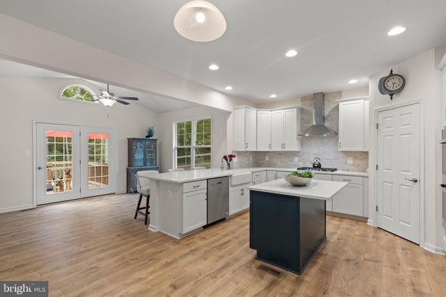 6 HELM CT, Stafford, VA 22556
