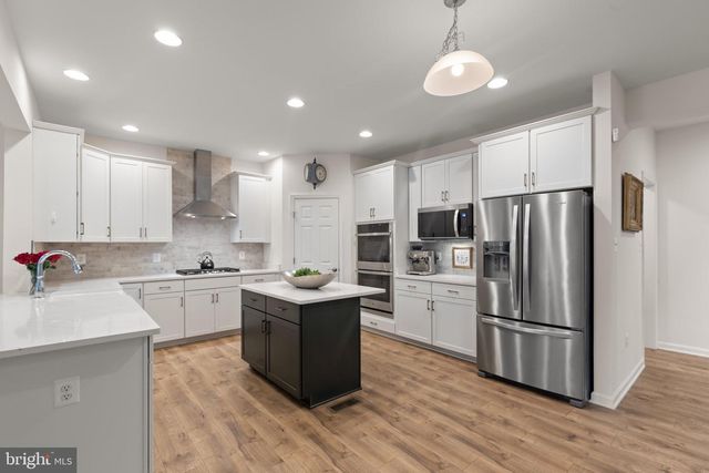 6 HELM CT, Stafford, VA 22556