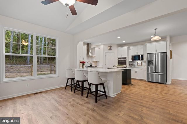6 HELM CT, Stafford, VA 22556