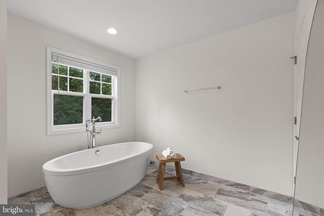 6 HELM CT, Stafford, VA 22556