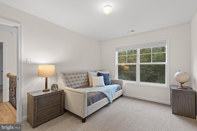 6 HELM CT, Stafford, VA 22556