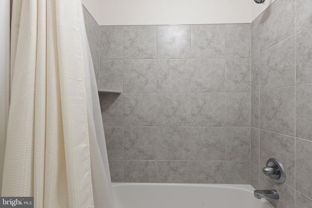 6 HELM CT, Stafford, VA 22556