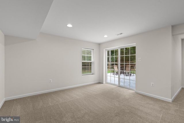 6 HELM CT, Stafford, VA 22556