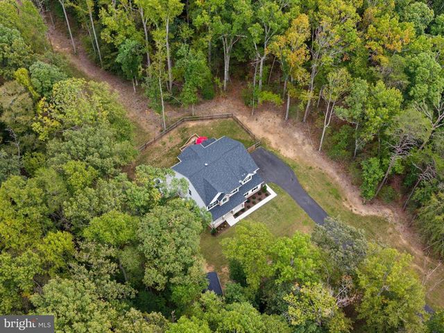 6 HELM CT, Stafford, VA 22556