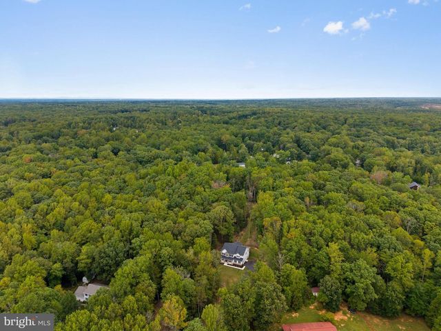 6 HELM CT, Stafford, VA 22556