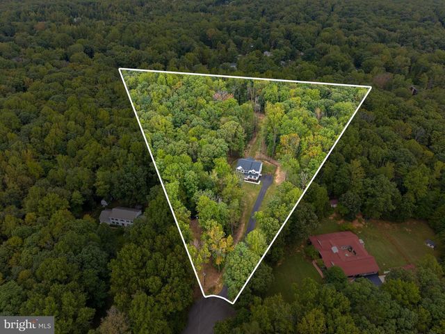 6 HELM CT, Stafford, VA 22556