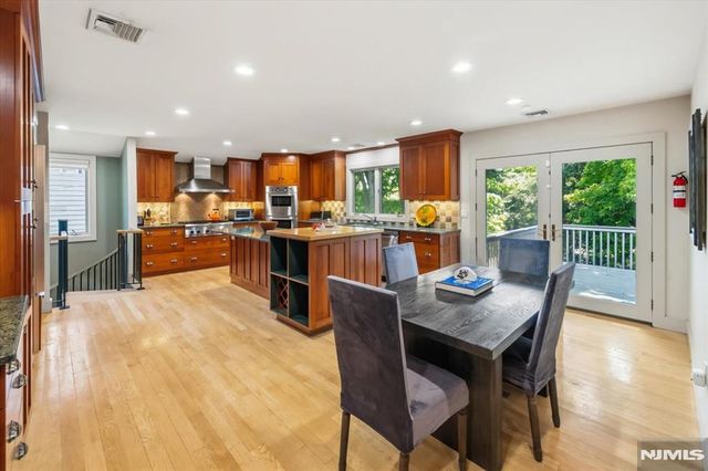 130 Van Nostrand Avenue, Englewood Cliffs, NJ 07632