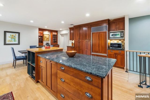 130 Van Nostrand Avenue, Englewood Cliffs, NJ 07632