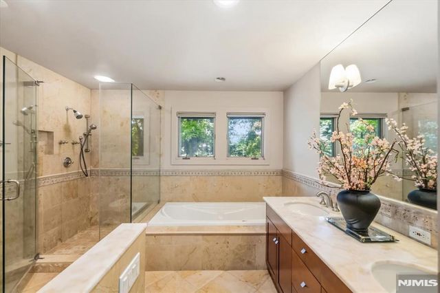 130 Van Nostrand Avenue, Englewood Cliffs, NJ 07632