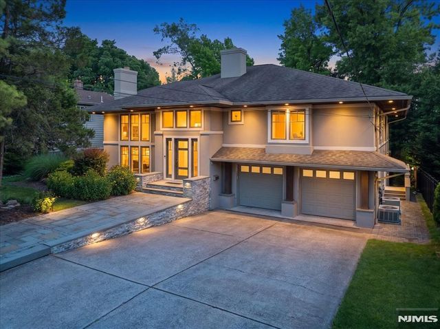 130 Van Nostrand Avenue, Englewood Cliffs, NJ 07632