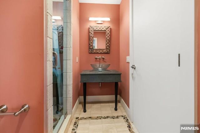 130 Van Nostrand Avenue, Englewood Cliffs, NJ 07632