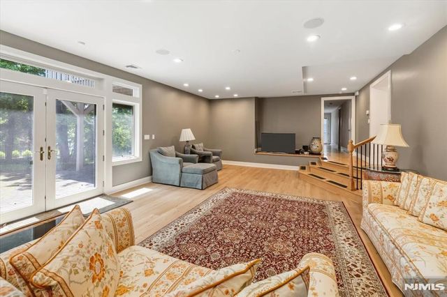 130 Van Nostrand Avenue, Englewood Cliffs, NJ 07632