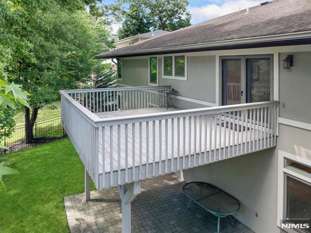 130 Van Nostrand Avenue, Englewood Cliffs, NJ 07632