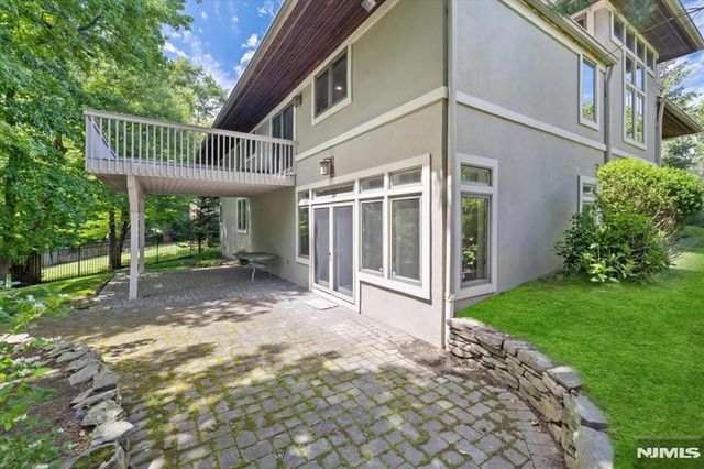 130 Van Nostrand Avenue, Englewood Cliffs, NJ 07632