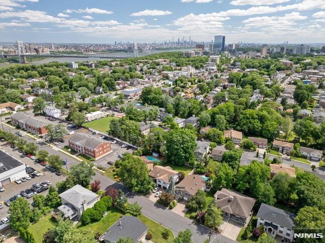 130 Van Nostrand Avenue, Englewood Cliffs, NJ 07632
