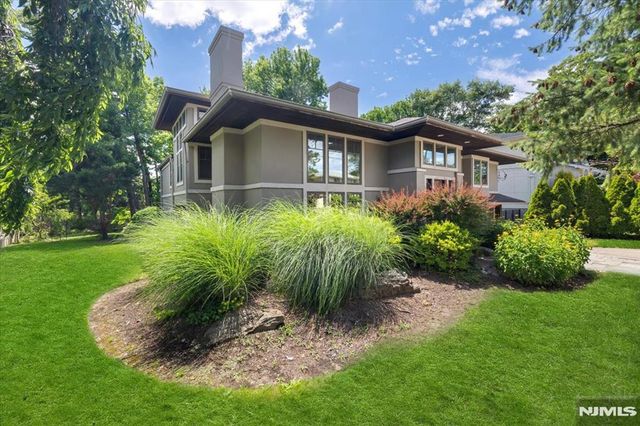 130 Van Nostrand Avenue, Englewood Cliffs, NJ 07632