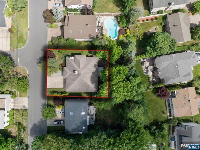130 Van Nostrand Avenue, Englewood Cliffs, NJ 07632