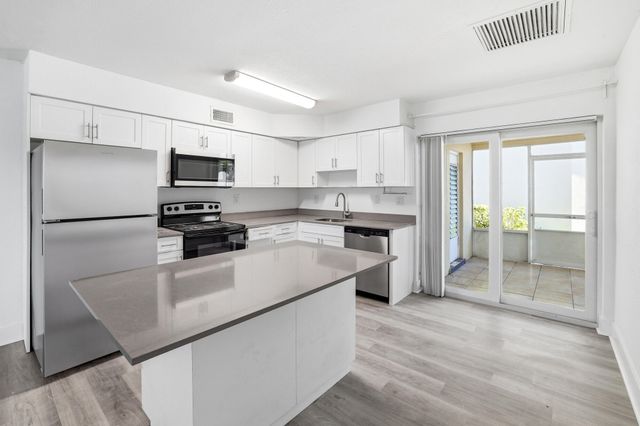 1880 SE 3rd Street 1880, Pompano Beach, FL 33060