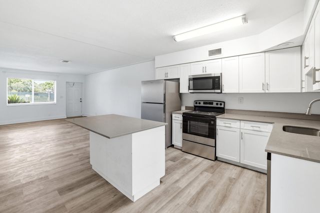 1880 SE 3rd Street 1880, Pompano Beach, FL 33060