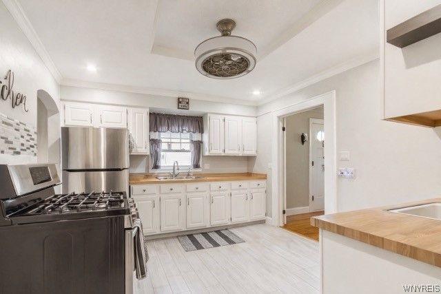 41 Cleverdale Road, Greece, NY 14616