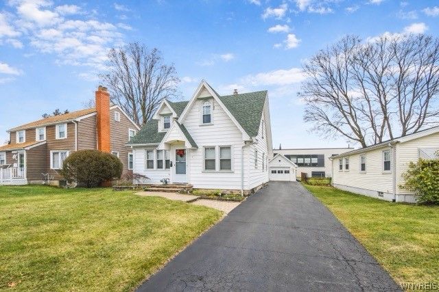 41 Cleverdale Road, Greece, NY 14616