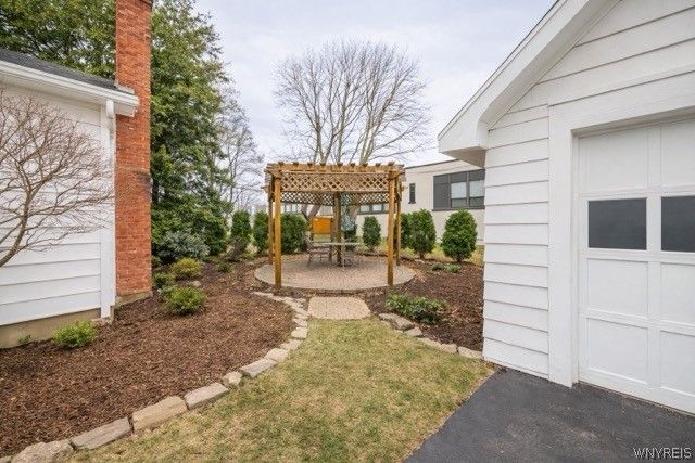 41 Cleverdale Road, Greece, NY 14616