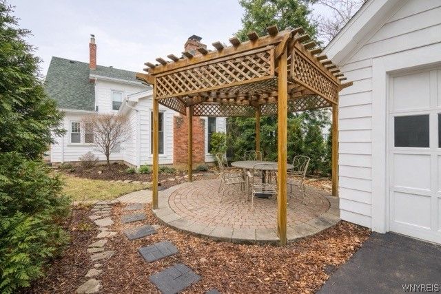 41 Cleverdale Road, Greece, NY 14616