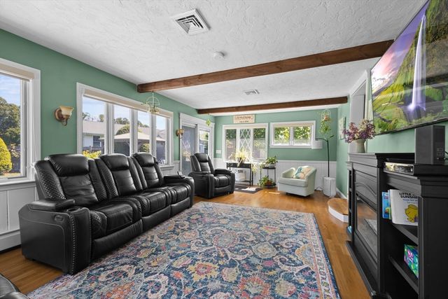 14 Huron Ave, Danvers, MA 01923