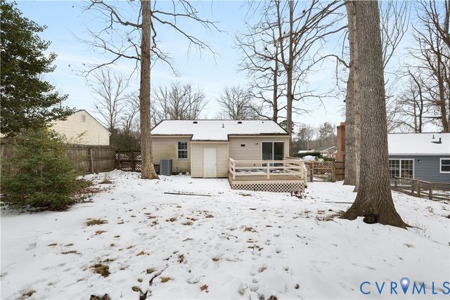 8404 Debbs Ln, North Chesterfield, VA 23235