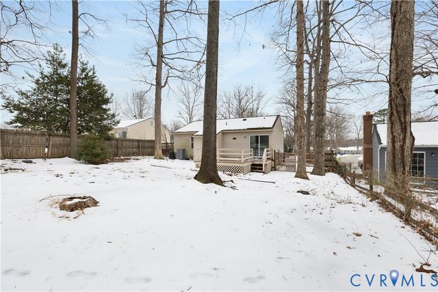 8404 Debbs Ln, North Chesterfield, VA 23235