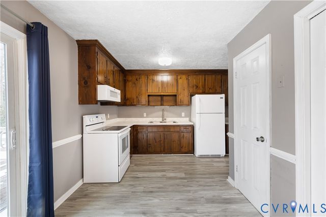 8404 Debbs Ln, North Chesterfield, VA 23235