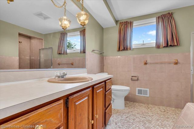 24944 Arden Park Drive, Farmington Hills, MI 48336