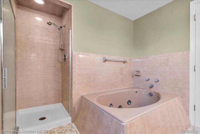 24944 Arden Park Drive, Farmington Hills, MI 48336