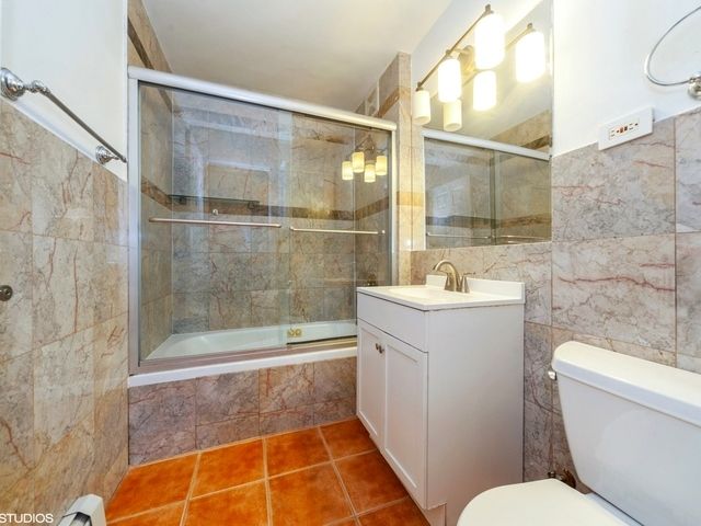700 W Dempster Street G1, Mount Prospect, IL 60056