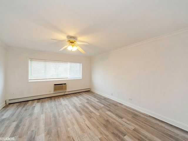700 W Dempster Street G1, Mount Prospect, IL 60056