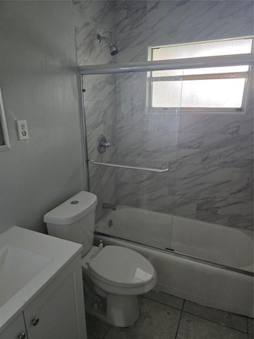 2111 N 57th Terrace, Hollywood, FL 33021