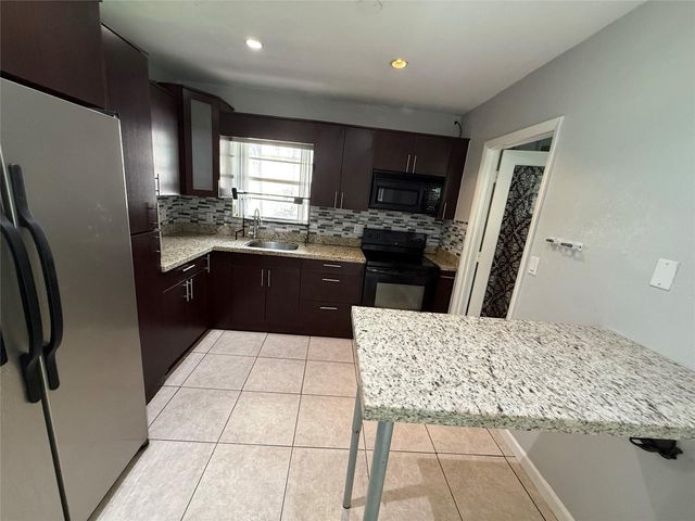 2111 N 57th Terrace, Hollywood, FL 33021