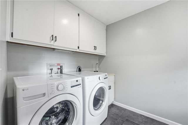 7514 Caenen Lake Road, Lenexa, KS 66216