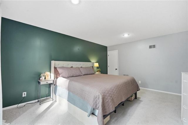 7514 Caenen Lake Road, Lenexa, KS 66216